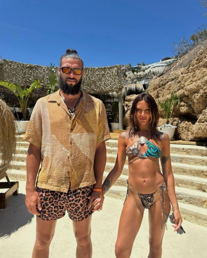 周中被曝分手光速复合！卡罗尔：我和女友只是吵架，我们已经和好