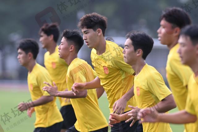 爱游戏app-国少敲定U17亚预赛23人名单 明晚对阵巴林生死战