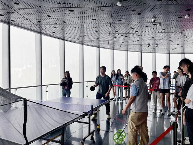 爱游戏体育-玉兰绽放处乒乓正响时 2026 上海乒乓球嘉年华市级循环赛全城热力挥拍